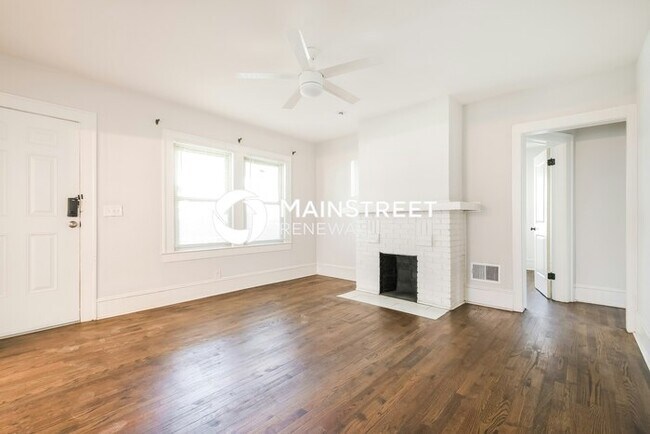 Building Photo - 3 Bedroom Pet-Friendly Home in Atlanta, GA with Main Street Renewal