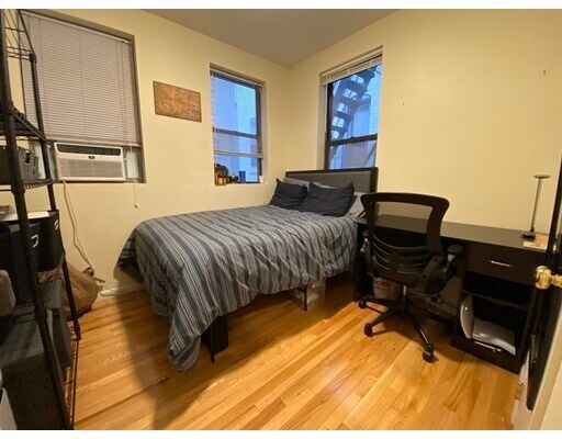 Foto del edificio - 54-56 Burbank St