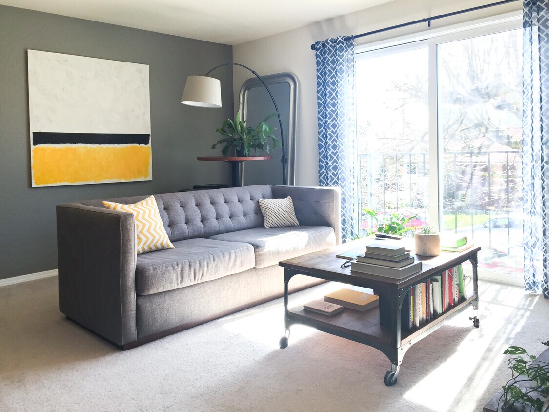 Living room - New Floors, no carpet - 566 Highland Dr