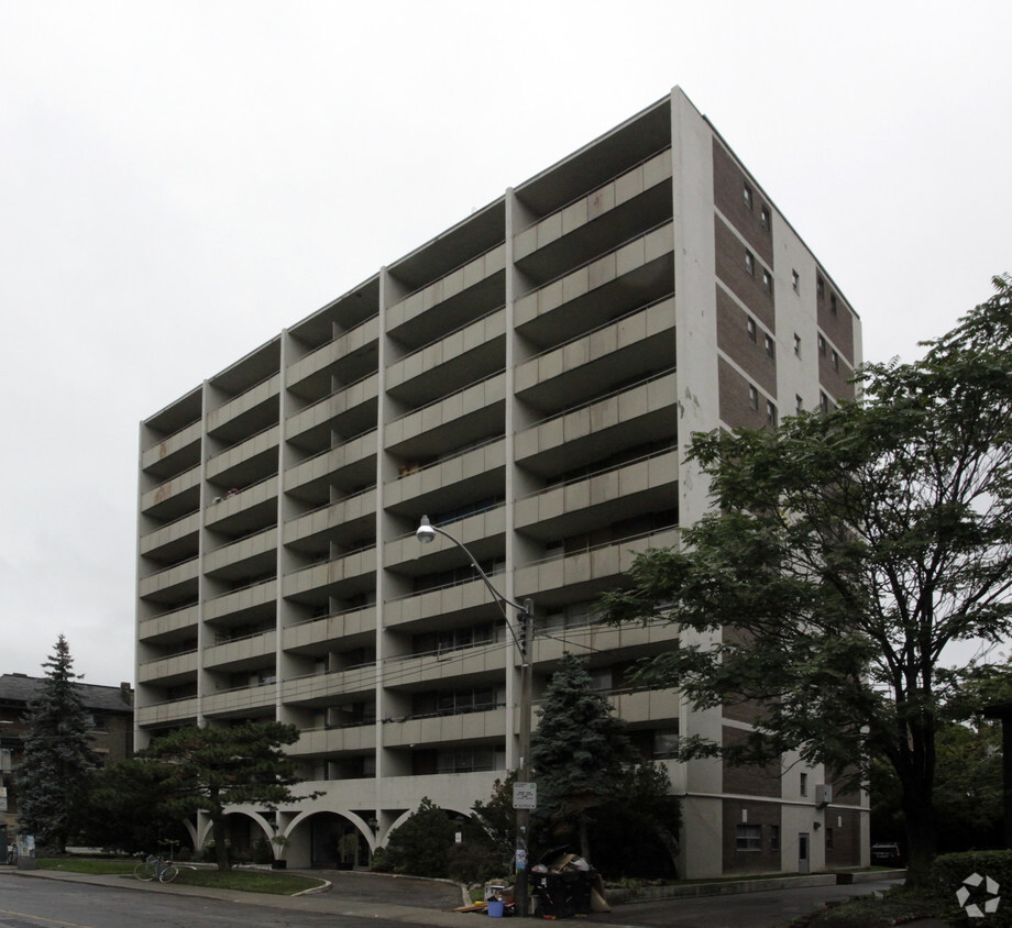 Building Photo - Grandee Apartments