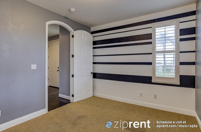 Building Photo - 1003 Azuar Drive