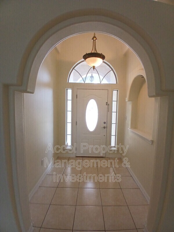 Foto del edificio - 4909 N Cypress St