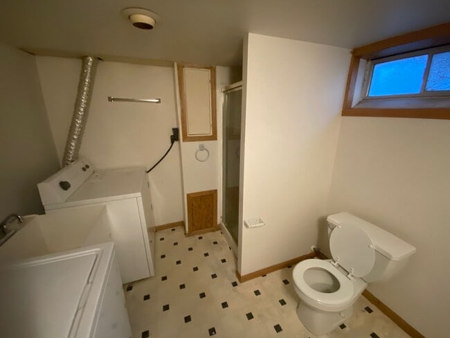 Building Photo - **Remodeled** Cute Little Two Bedroom Home