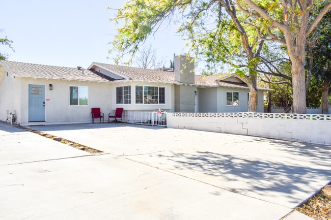 Building Photo - 4718 W Ave L-6