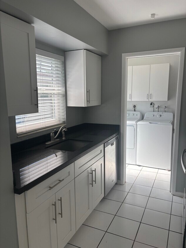 Foto principal - 1618 NE 25th St