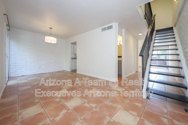 Photo - 5701 E Glenn St House