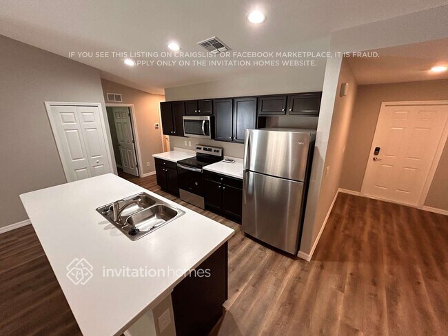 Foto del edificio - 21312 Davison Ave