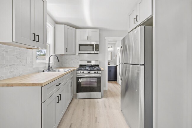 Foto del edificio - 346 E Bernhard Ave