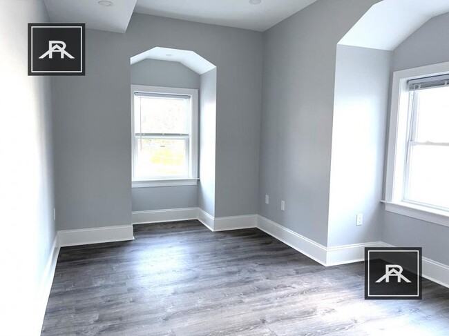 Foto del edificio - 4 bedroom in Brighton MA 02135