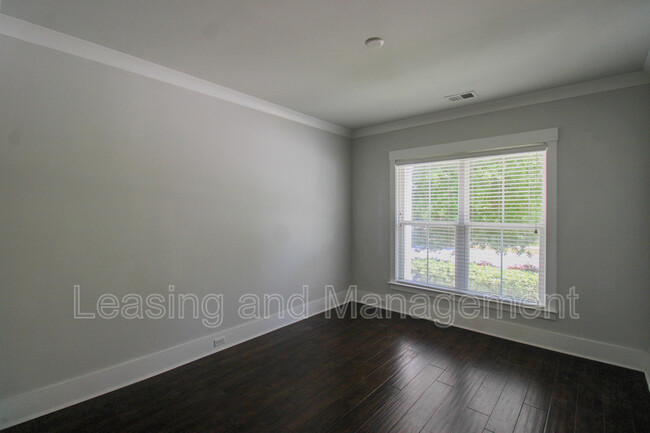 Building Photo - 1129 Bright Ct