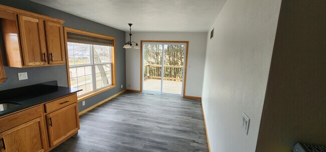 Foto del edificio - 803-809 Cheshire Ct