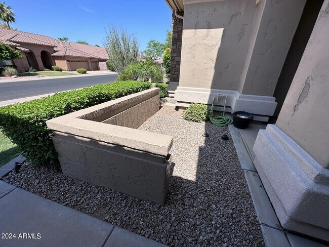 Building Photo - 5228 E Bluefield Ave