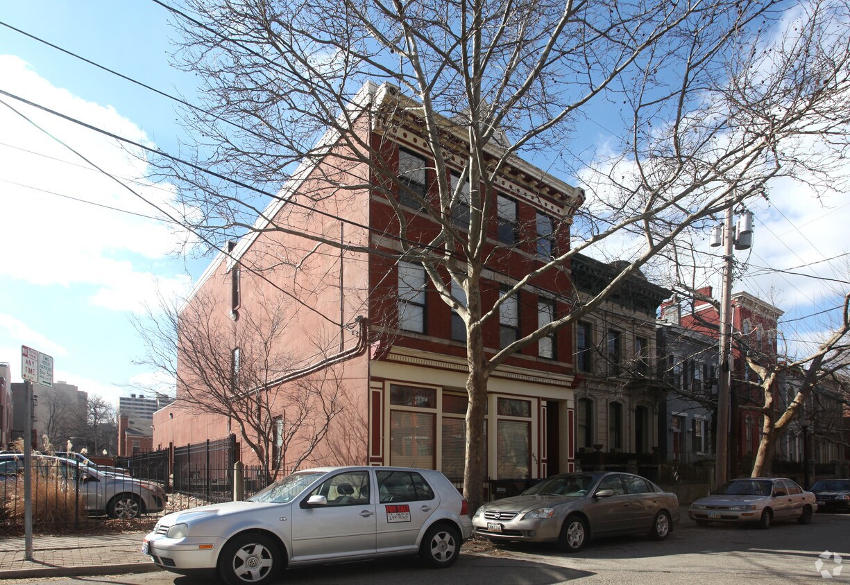 Foto principal - 411 Clark St