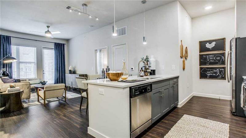 Foto principal - 2710 Routh Creek Pkwy