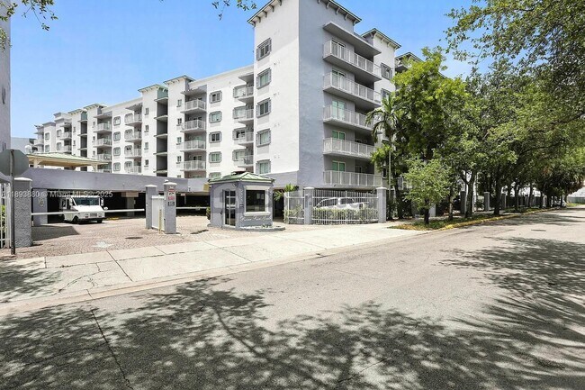Foto del edificio - 2415 NW 16th St Rd