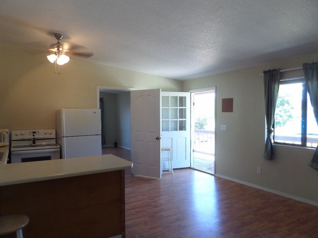 Building Photo - 1-bedroom upstairs apartment on a horse ranch