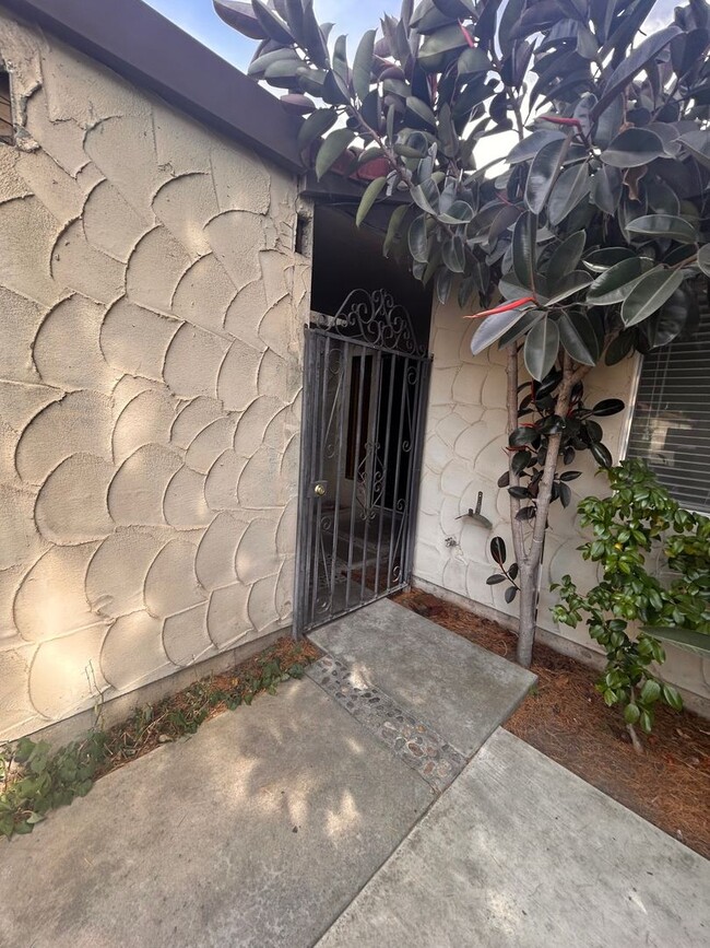 Foto del edificio - Cute home for rent in Visalia!