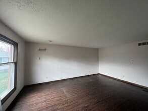 Building Photo - 401 W Jackson St