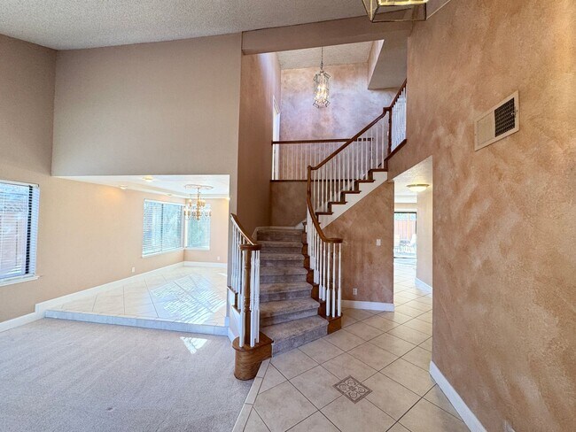 Building Photo - Perfect Shape Pleasanton Single Family Hom...