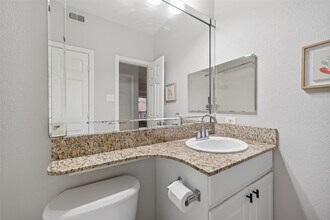 Building Photo - 4041 Drake St