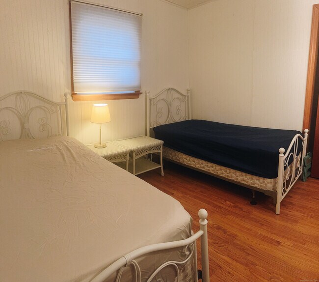 Foto del edificio - 66 Indian Spring Rd