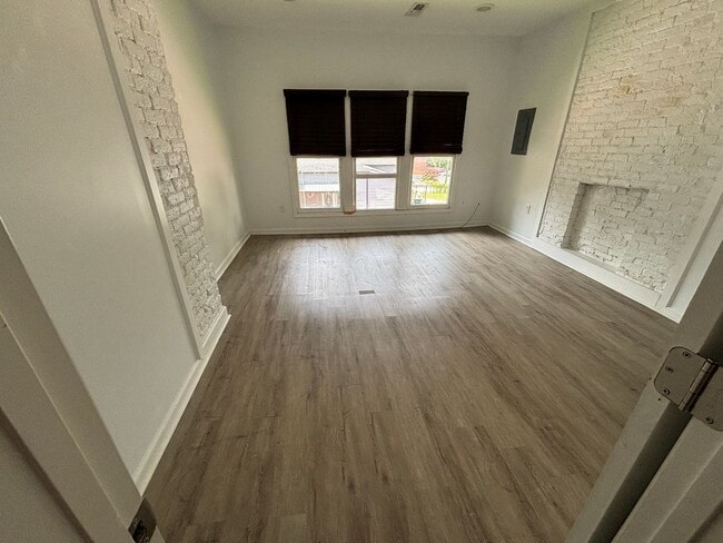 Building Photo - 207 S Porter St