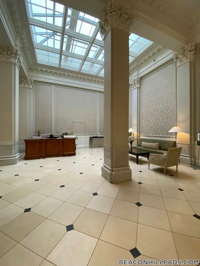 Building Photo - 21 Beacon St
