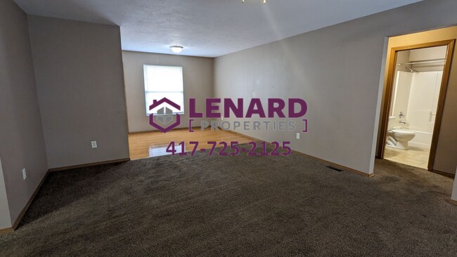 Building Photo - 3 Bedroom Home Ready for Move In