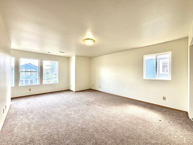 Foto del edificio - 4 bedroom unit by campus