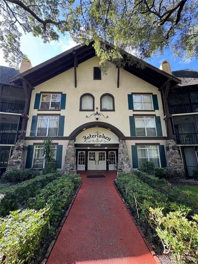 Foto del edificio - 3720 Inverrary Dr