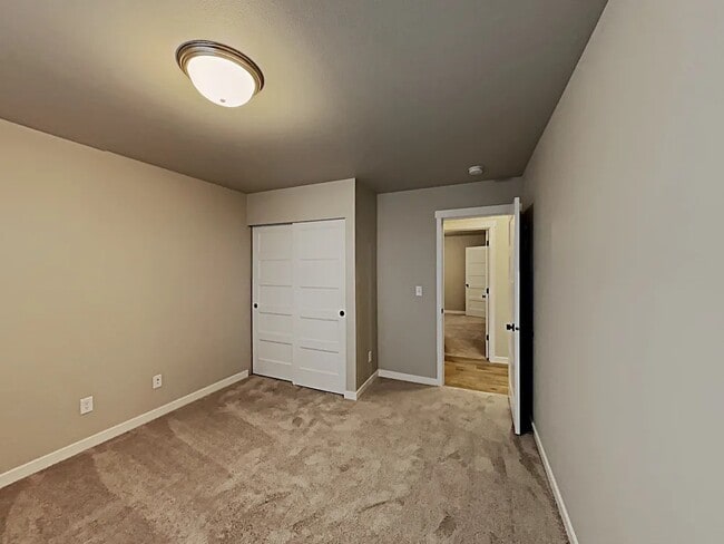 Building Photo - 4032 82nd Ave NE