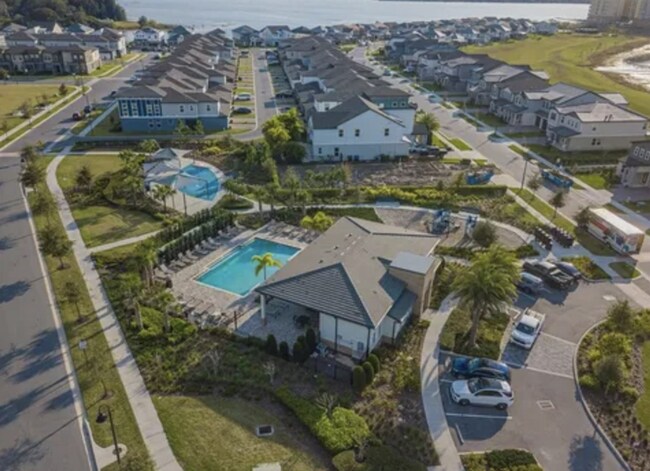 Foto del edificio - Stunning 5-Bedroom Executive Home with Lak...