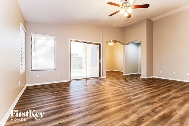 Foto del edificio - 16032 N 159th Ln