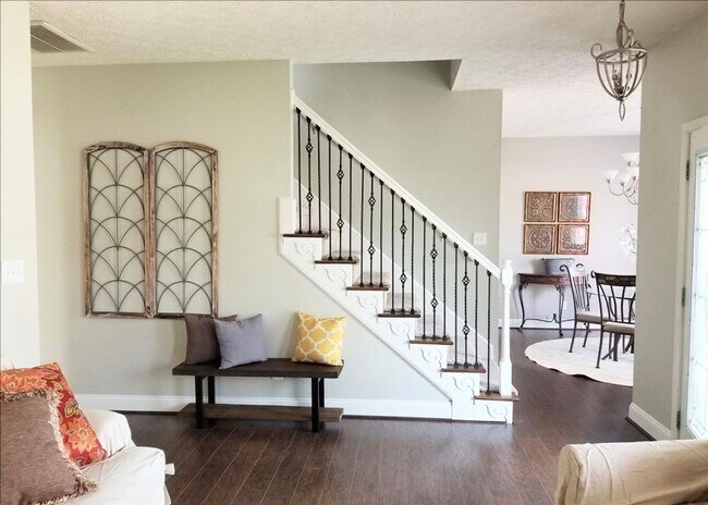 Foto del edificio - 4 Bedroom Home in Lynchburg