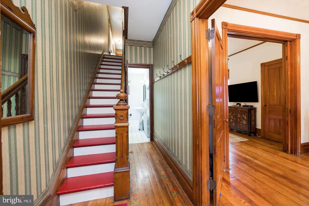 Primary Photo - 43 Beech St