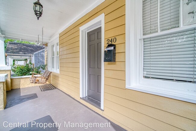 Building Photo - 3 br, 1 bath House - 240 Carlisle St