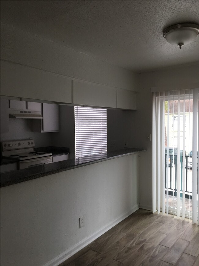 Building Photo - 6200 W Tidwell Rd