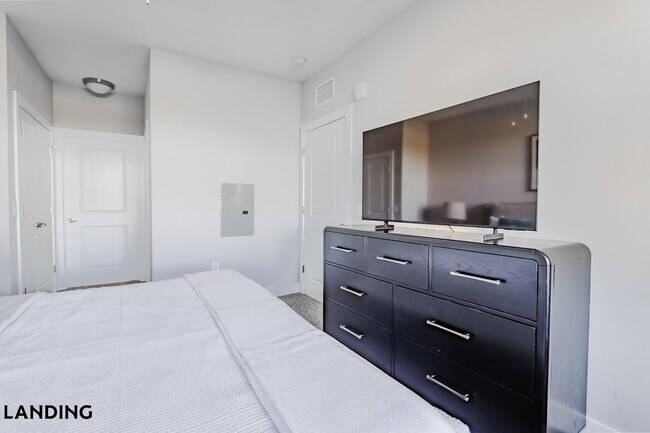 Building Photo - 2361 Commerce Park Dr NE