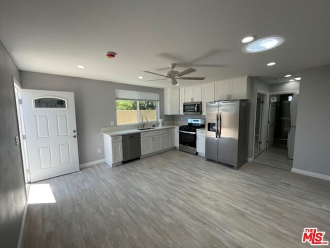 Building Photo - 2615 Elizondo Ave