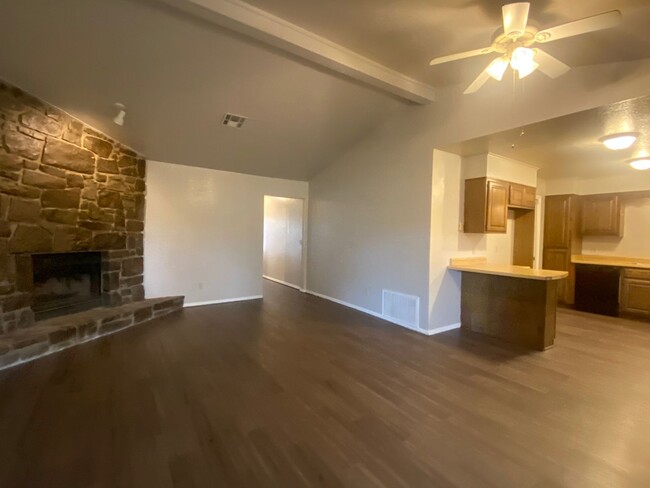 Foto del edificio - 3 Bedroom Duplex in Broken Arrow!