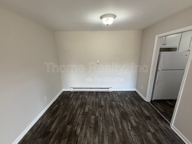 Foto del edificio - 400 E Northern Blvd