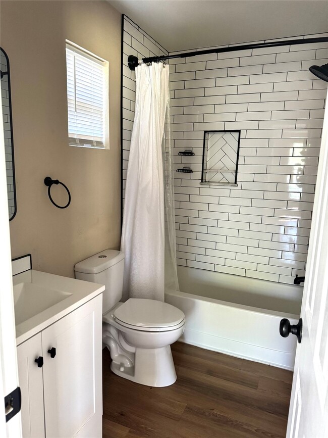 Foto del edificio - 7131 Farm to Market Rd 563