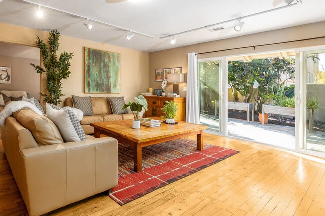 Building Photo - 5400 Carlsbad Blvd