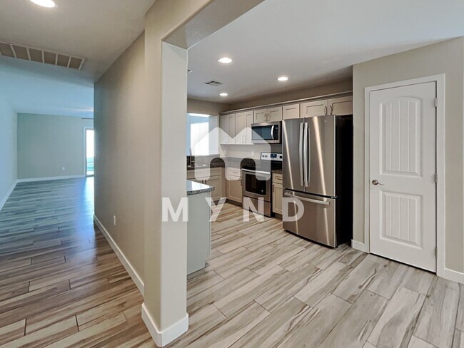 Building Photo - 6511 S 38th Ln
