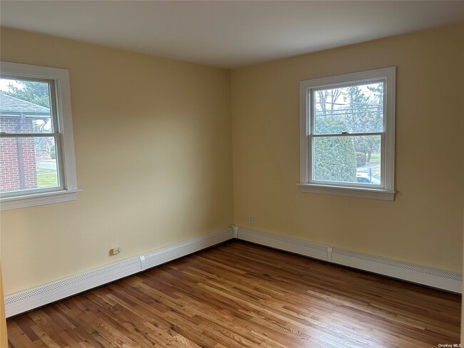 Building Photo - 10 Seafield Ln