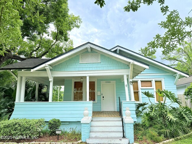 Foto del edificio - 2104 Gilmore St