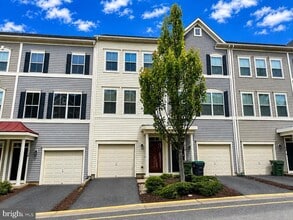 Building Photo - 112 Shamrock Dr