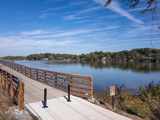 Building Photo - 205 Gatone Dr