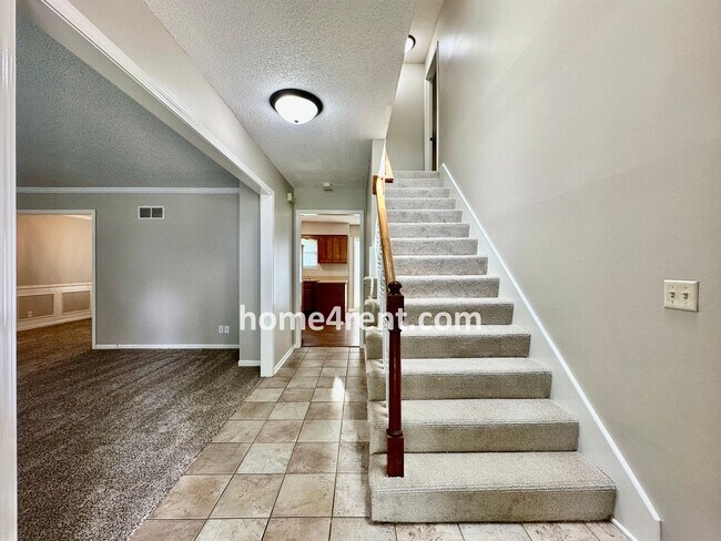 Foto del edificio - Blue Valley Schools w/ Hardwood Floors and...