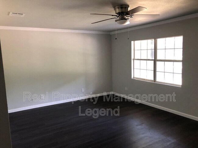 Building Photo - 502 S Rusk St